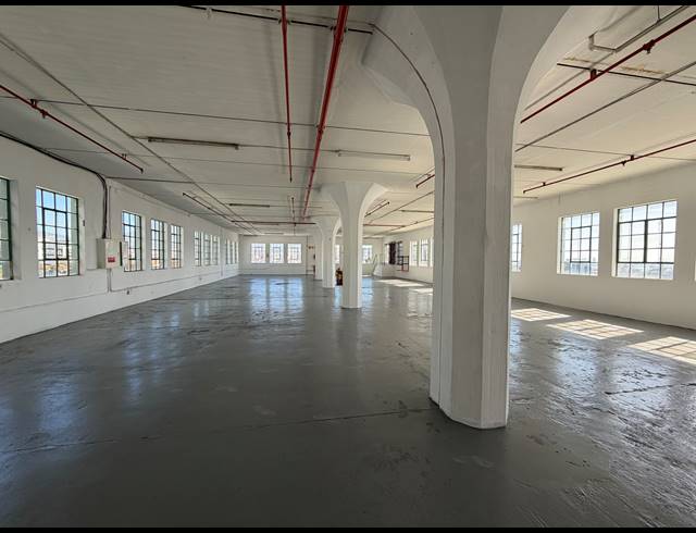 420M² BUILDING TO LET IN WOODSTOCK